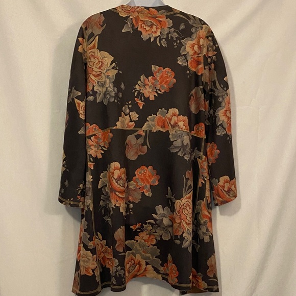 Chic Floral Open Front Jacket - Picture 7 of 13